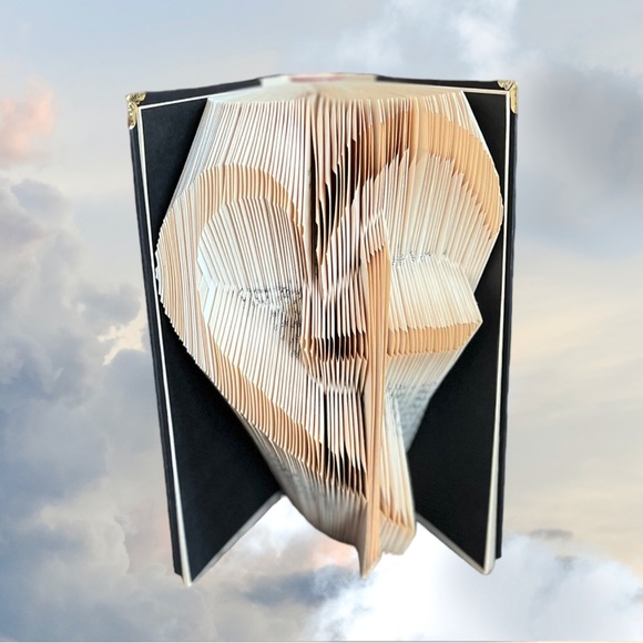 *MADE TO ORDER** “Heart with Cross” Handmade Book Folding 🎁 - Picture 9 of 9